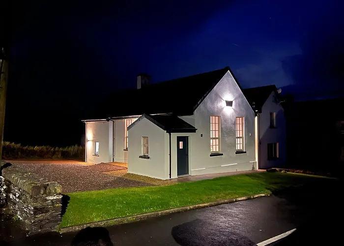 Exlusive Modern Living On Valentia Island Apartament